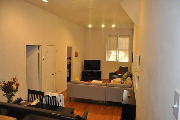 Rented by Sky Management | media 17