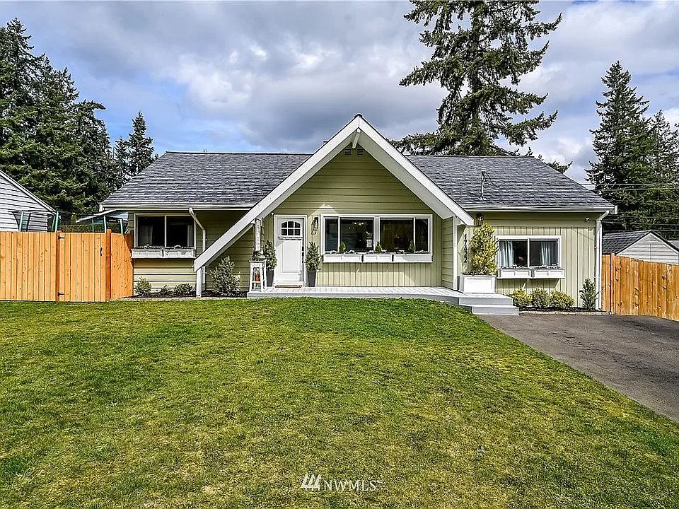 1st image of 17422 62nd Ave W