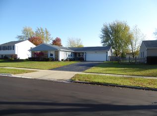 919 Parker Dr, Schaumburg, IL 60194