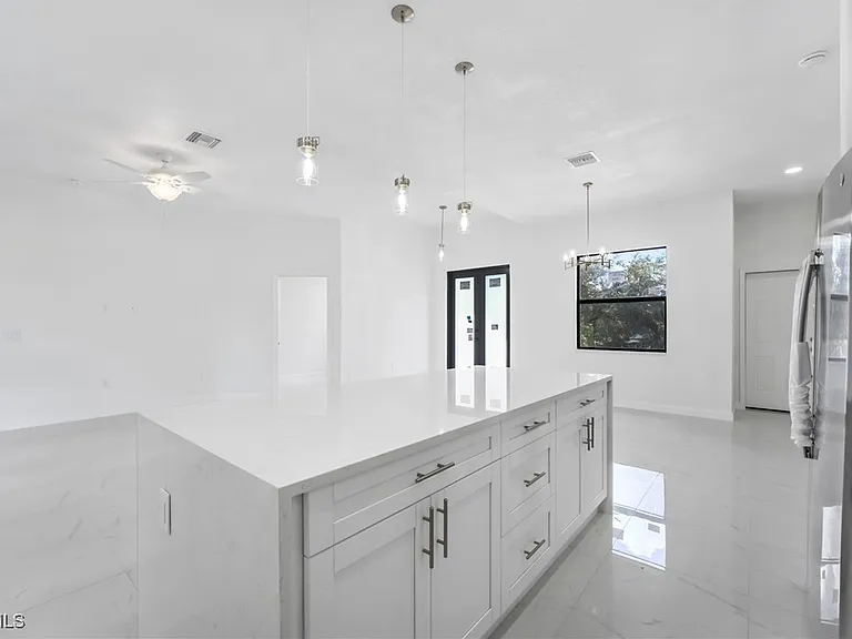 2602 73rd St W — Photo 10
