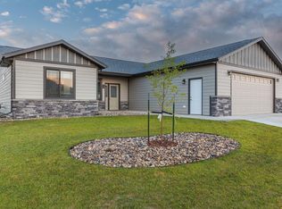 3031 Hazelnut Ln, Rapid City, SD 57703
