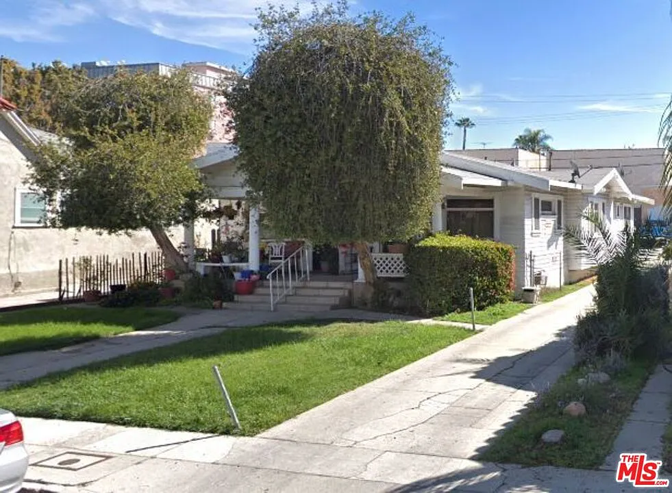 1 bed, 1.0 bath, 950 sqft, $2,275 — Photo 1