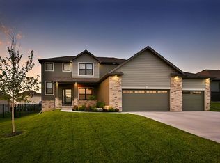 18658 Schofield Dr, Omaha, NE 68136