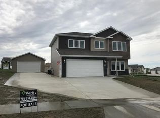745 Walter Way, Bismarck, ND 58503