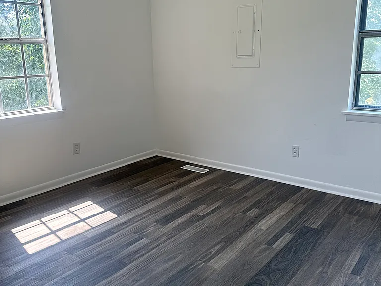 104 Leigh Ann Cir — Photo 7