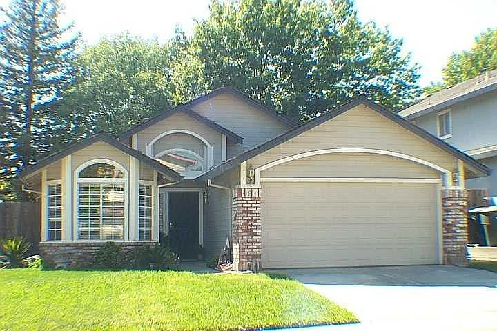 8137 Gloriann Way photo 1