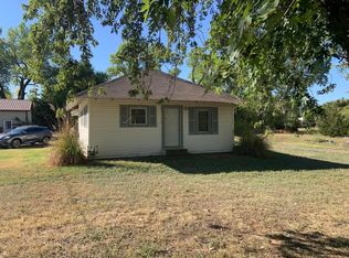 7203 E 17th Ave, Hutchinson, KS 67501