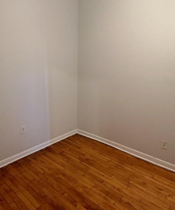 1st image of 1424 N Maplewood Ave #F1