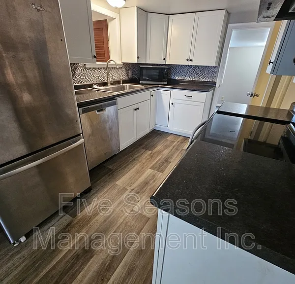 32 West St #A — Photo 7