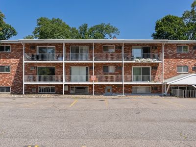 73 Charlesbank Rd APT 105, Newton, MA, 02458