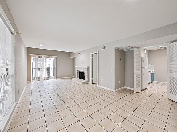 4th image of 9809 Richmond Ave Unit E14