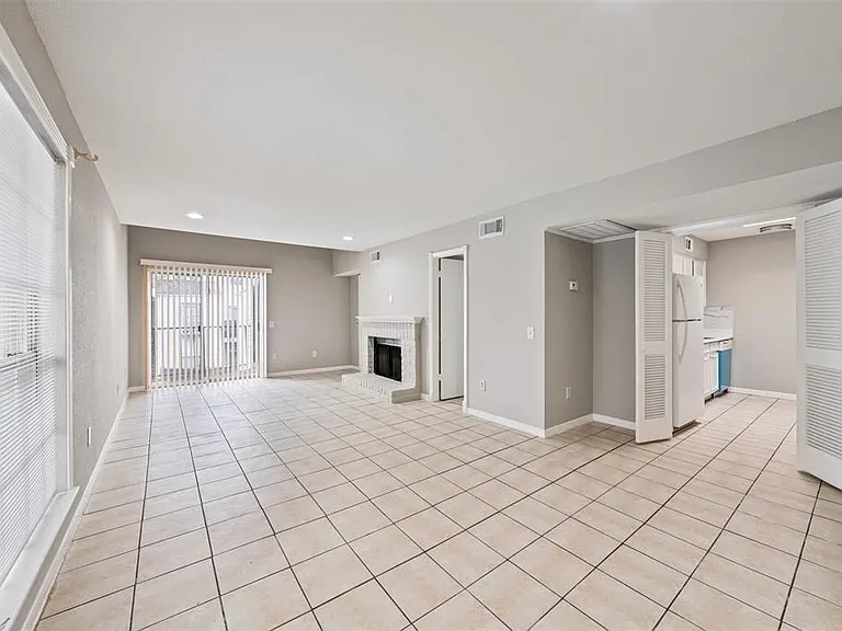 9809 Richmond Ave #E14 — Photo 4