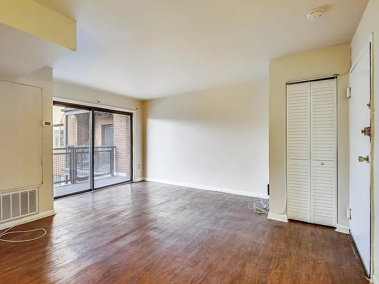 7611 Maple Ave #501 — Photo 19