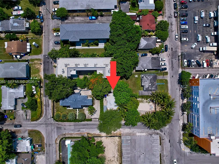 8280 NE 1st Pl — Photo 3