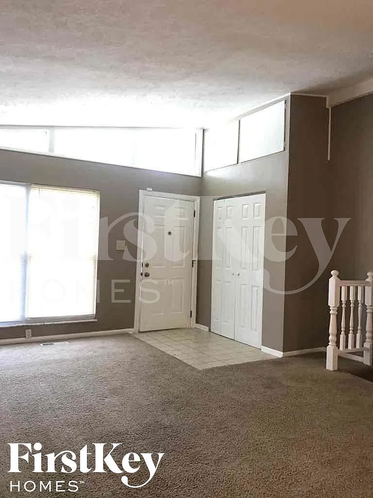 3 bed, 2.0 bath, 1948 sqft, $2,295 — Photo 4