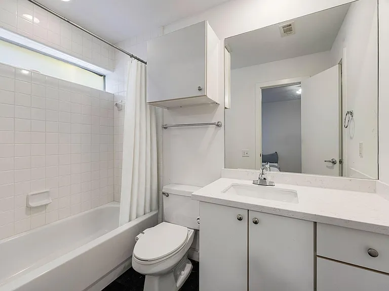 824 Ruthven St — Photo 11