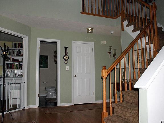3rd image of 49 Castle Pnes