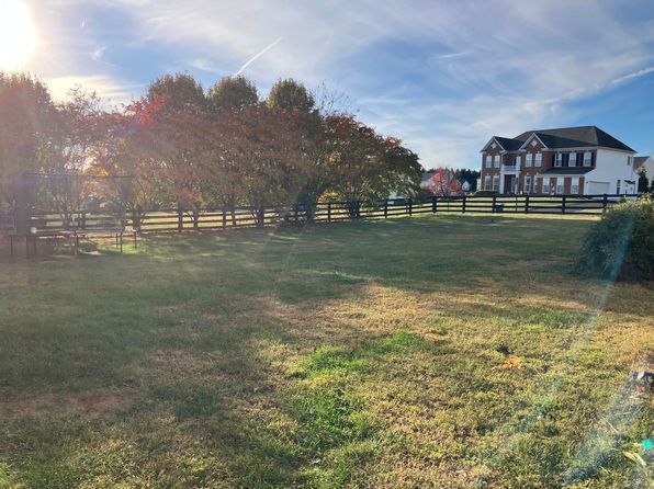 15014 Burgandine Ave