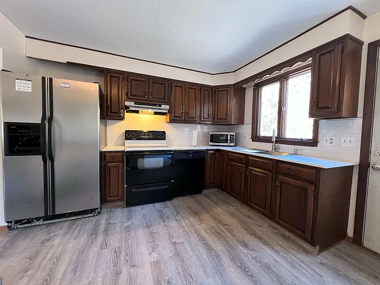 23 Hospital Rd #SINGLE FAMILY HOME — Photo 9