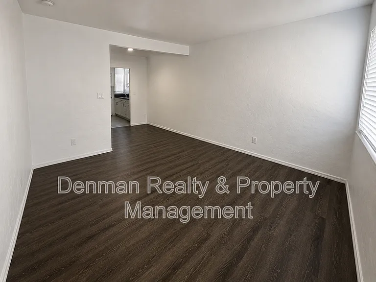 4306 N 12th St #6 — Photo 4