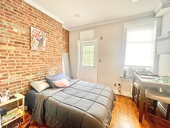 Rented by Century 21 Premier 