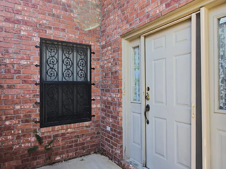 5704 York Ave — Photo 4