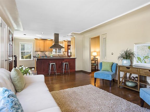 WOW - Contemporary Kitchen!