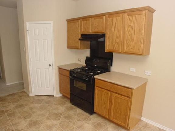 5th image of 1115 Clayton Dr