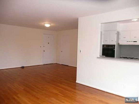 5th image of 1541 Lemoine Ave APT 4A