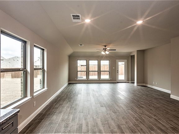 2nd image of 6001 Horsetail Dr