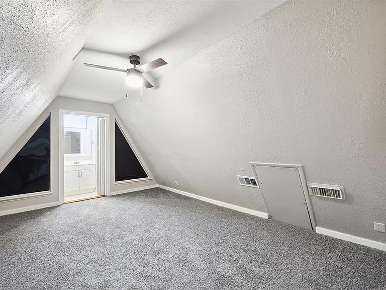 2521 Cliff Dr — Photo 12
