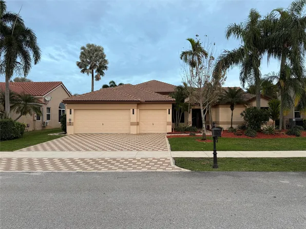 2702 E Orchard Circle, Davie, FL 33328