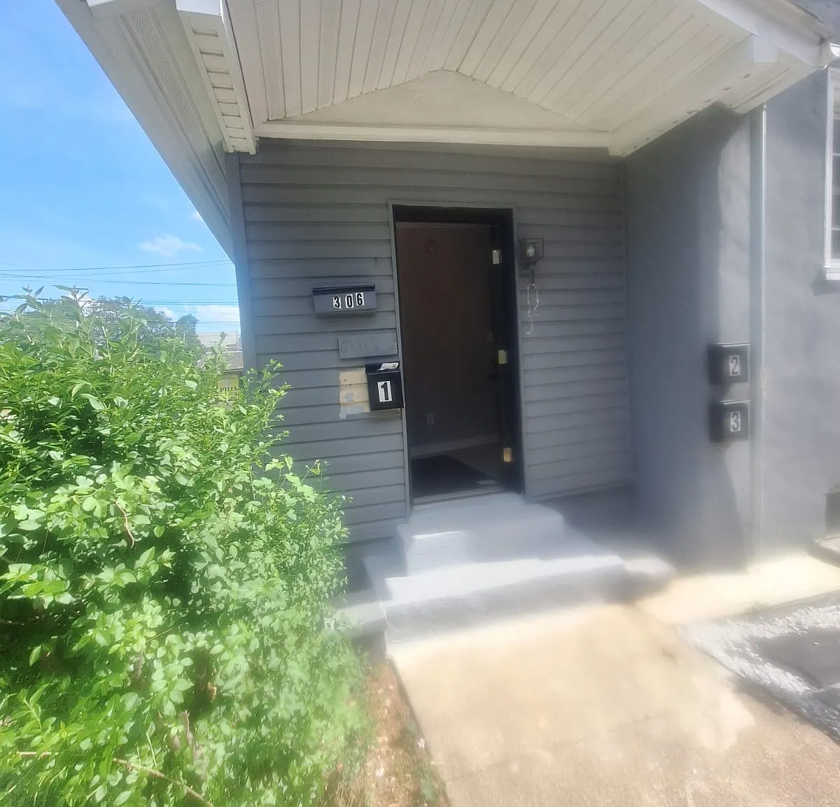 4 bed, 1200 sqft, $2,000 — Photo 1