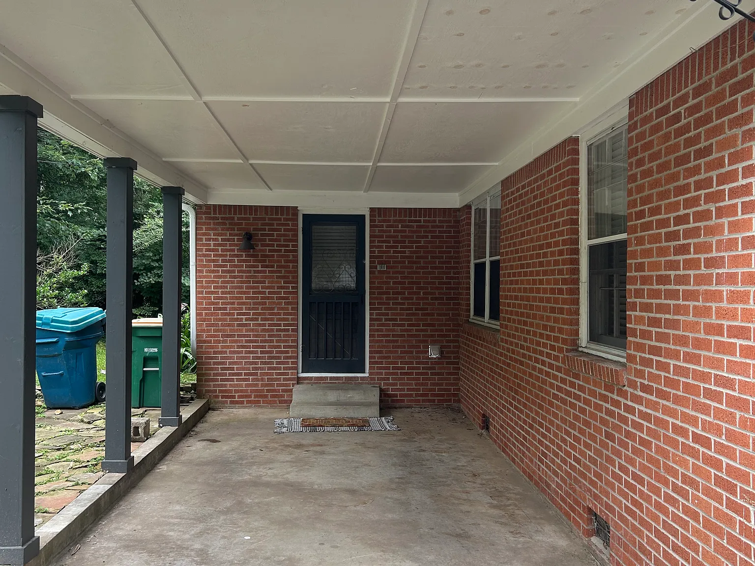 3 bed, 1.5 bath, 1392 sqft, $1,900 — Photo 3