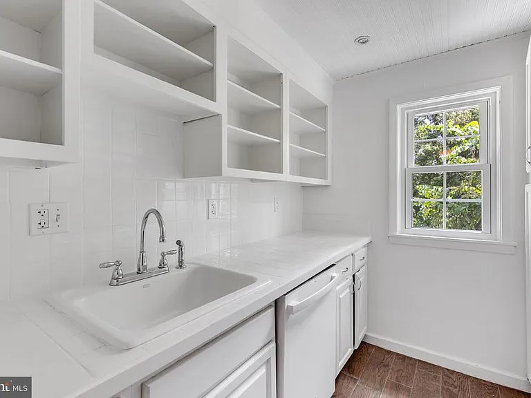 702 S Arlington Mill Dr #304 — Photo 11