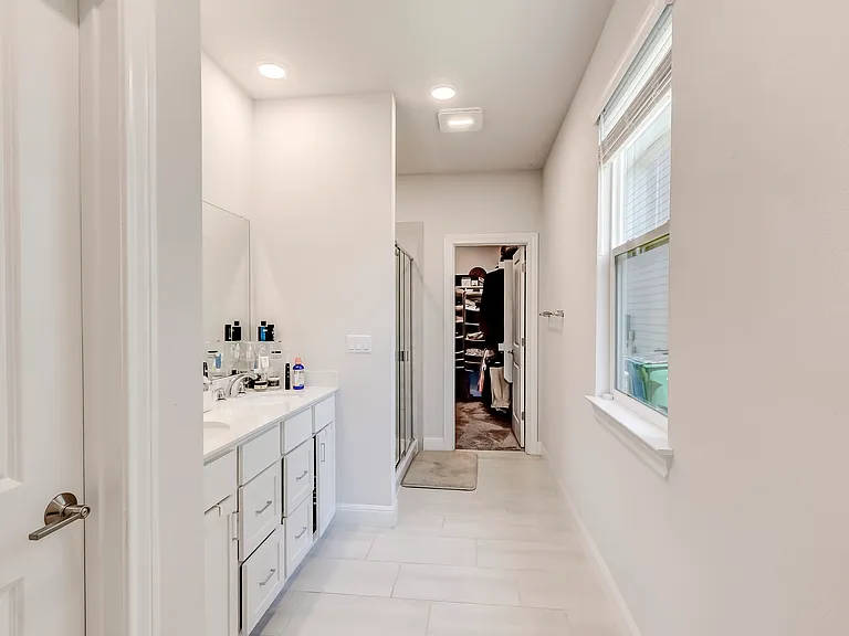 15805 Oglethorpe Dr — Photo 29