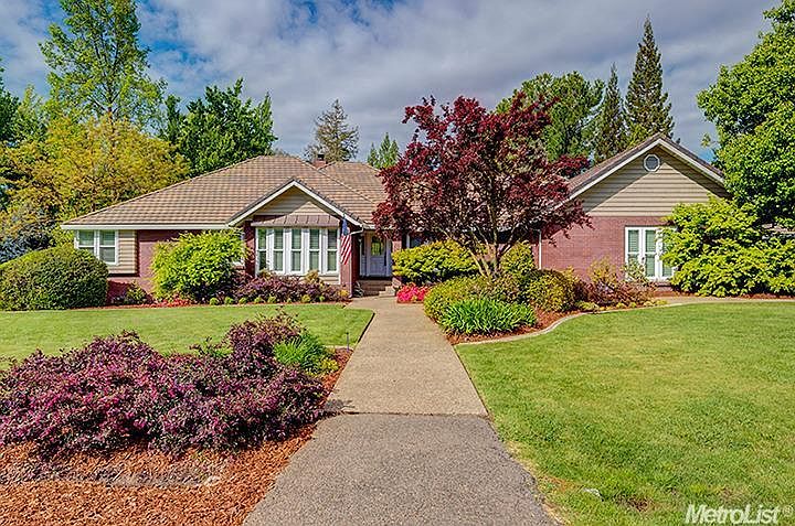 1st image of 8055 Country Trail Dr