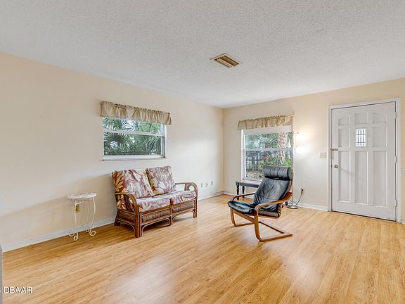 3rd image of 622 Goodwin Ave