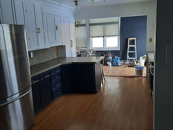 3rd image of 804 Forest St