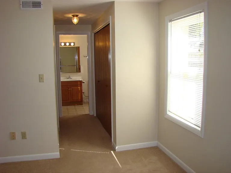 1408 Bradley Dr #L-312 — Photo 7
