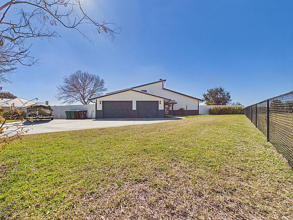 4th image of 14216 SW 144th Parkway