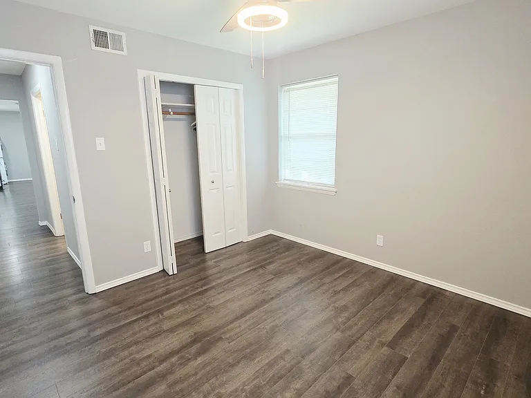 305 Dublin Dr — Photo 13