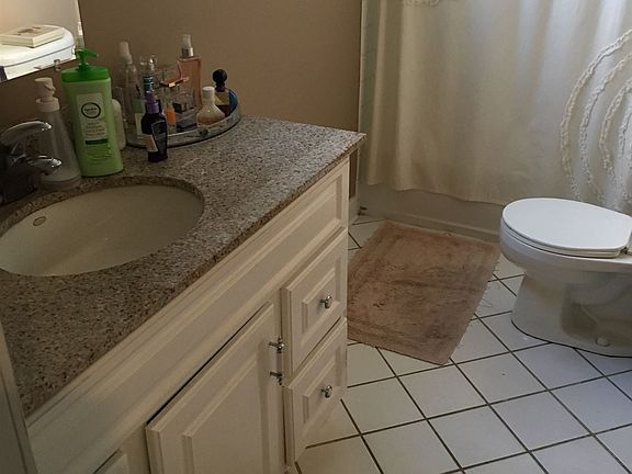 4th image of 3308 N Oakley Ave #1R