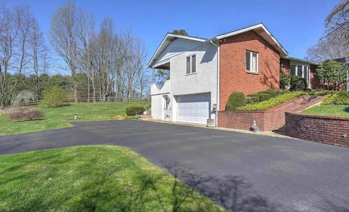 3 bed, 1693 sqft, $2,950 — Photo 4