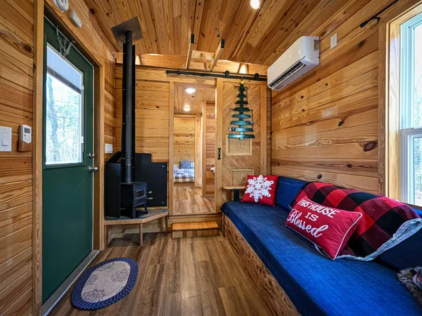 213 Conrad Ridge Rd, Parsons, TN 38363