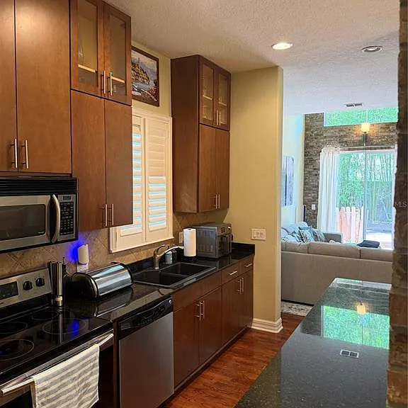 1009 Elmwood St #1009 — Photo 7