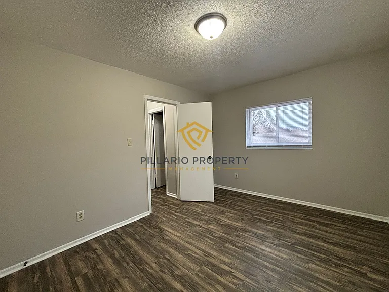 2345 Perkins Ave — Photo 19