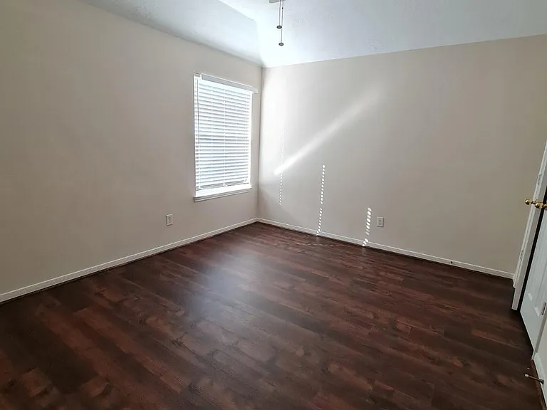 503 Nadia Way — Photo 35
