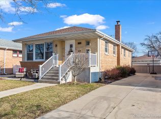 9215 S Ridgeway Ave, Evergreen Park, IL 60805