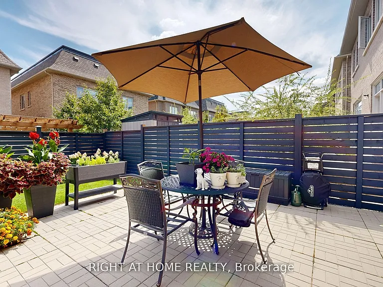 385 Tudor Ave — Photo 32